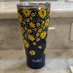 Swig Life Blue & Yellow Floral Design 32oz Tumbler, NWOT